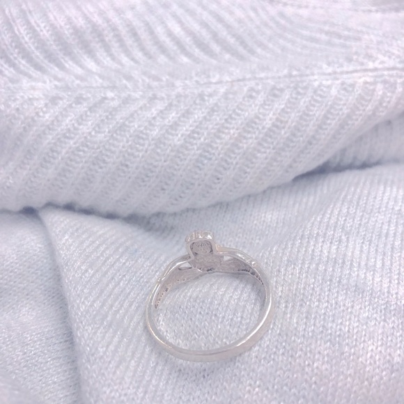 Irish Claddagh Ring With Synthetic Opal - Picture 6 of 6